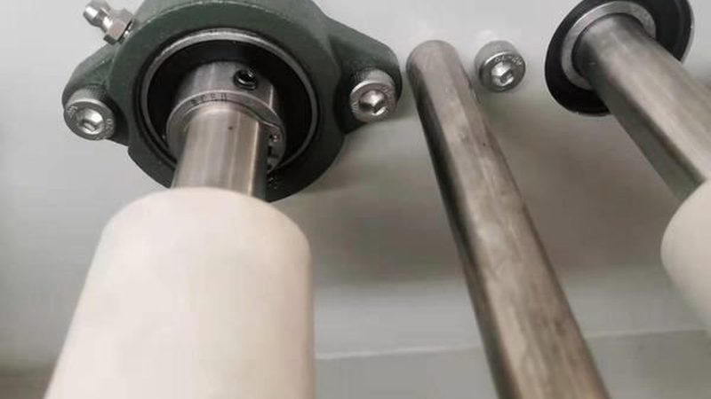 重载关节轴承与普通关节轴承：性能差异与选型要点